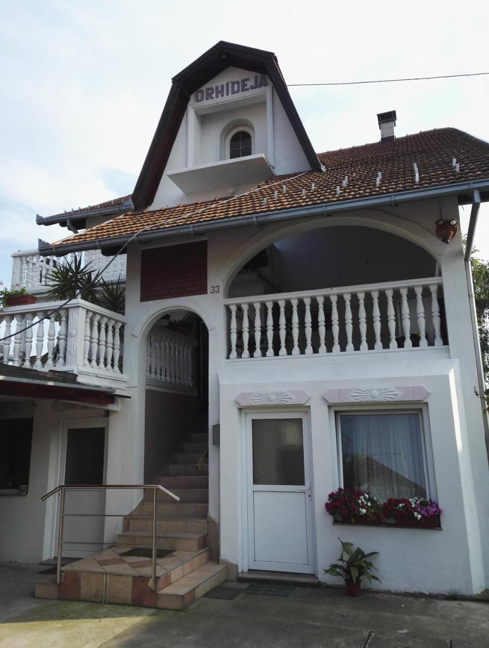Prenociste Orhideja Hotel Odžak Exterior foto